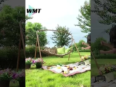 Balanço de jardim de luxo com estrutura robusta. Cadeira de balanço à vista à prova d'água e resistente aos raios UV.